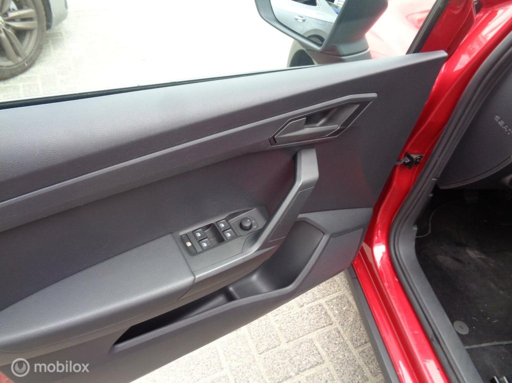 Seat Arona 1.0 tsi reference/airco/lm velgen/carplay/1st eig/slechts 79000k