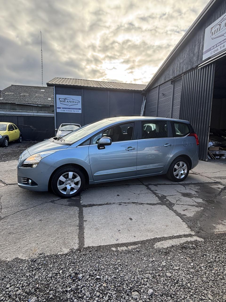 Peugeot 5008 voljaar apk!