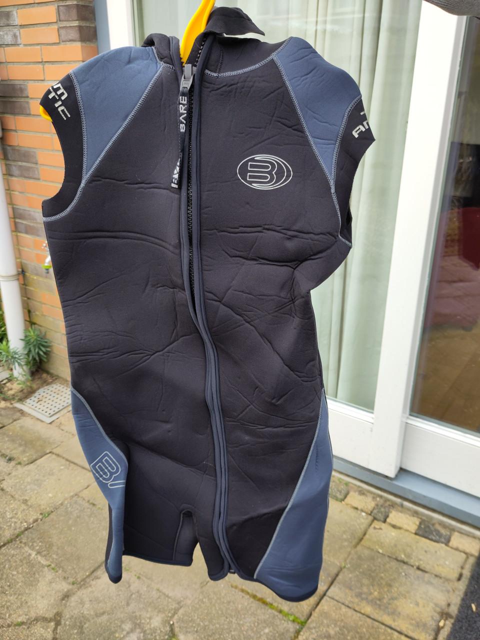 Complete duikkledingset te koop – Bare 7 mm en toebehoren