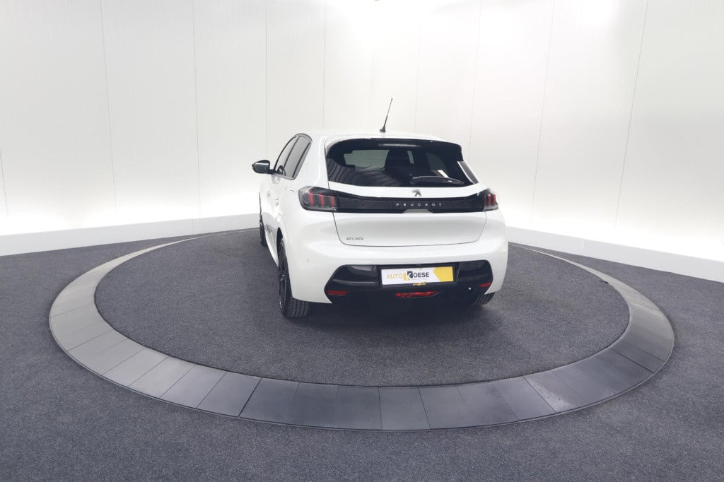 Peugeot 208 puretech 100 eat8 allure pack | camera | navigatie | apple carp