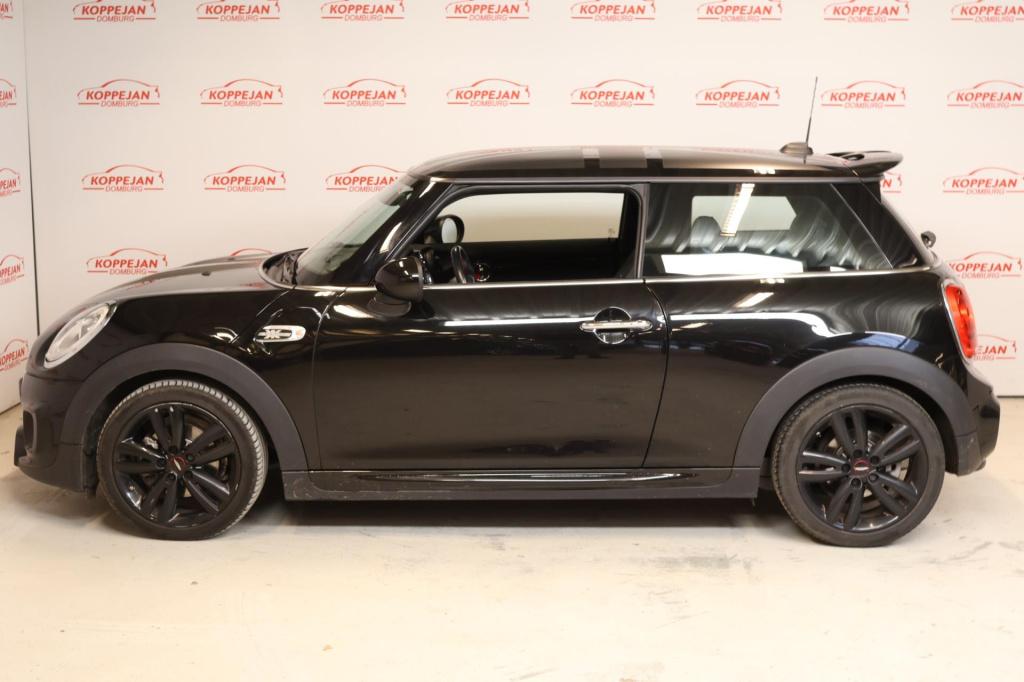 Mini Cooper 1.5 chili serious business nl auto, jcw in en exterieur, stoelv