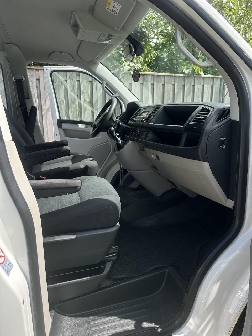 Volkswagen Transporter T6 met dubbele cabine CDC2.0 TDI 84PK
