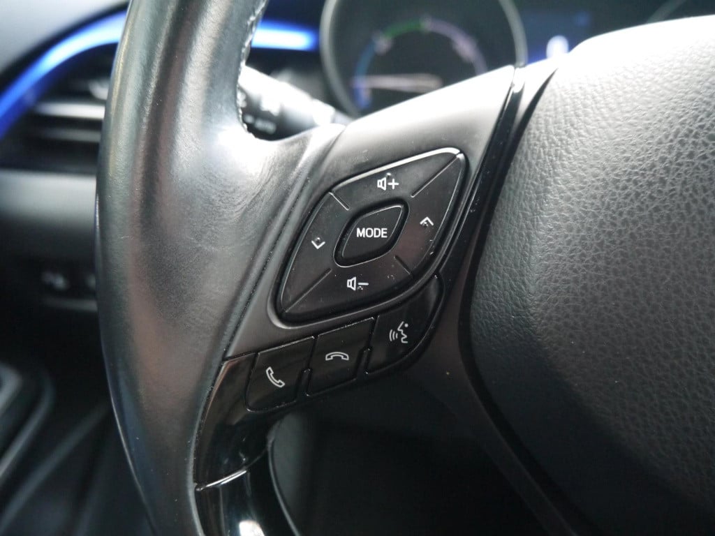 Toyota C-hr 1.8 hybrid bi-tone|dealeronderhouden|rijklaar