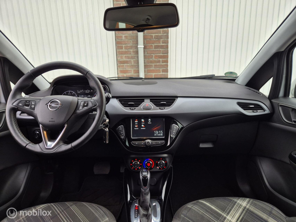 Opel Corsa 1.4 volautomaat / stuur- & stoelverwarming / camera
