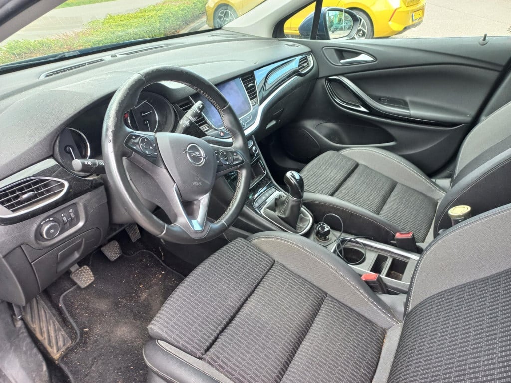 Opel Astra sports tourer 1.2 blitz elegance