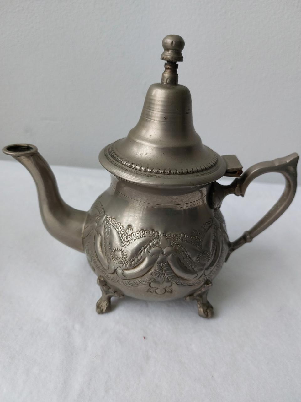 Marokkaanse Verzilverde theepotten.