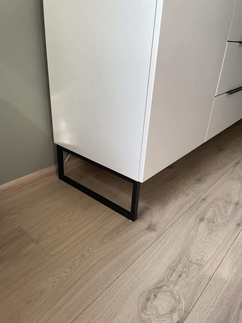 Dressoir 228 breed x 87 hoog x 49,5 diep
