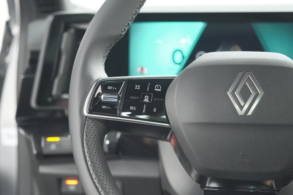 Renault Austral 1.2 e-tech full hybrid 200 techno | 360 camera | panoramada