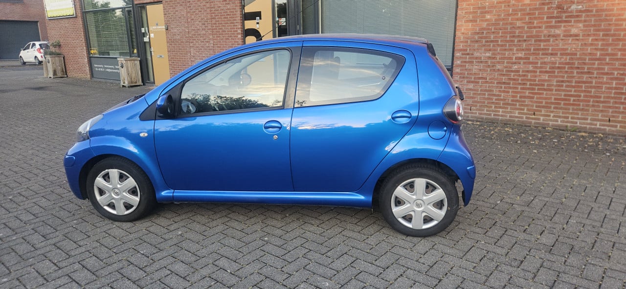Zuinige TOYOTA AYGO 5drs 2011 / NL AUTO / NAP /