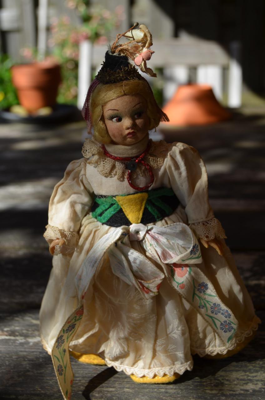 2 Vintage popjes Zwitserse Garde 19 cm hoog Vaticaanstad