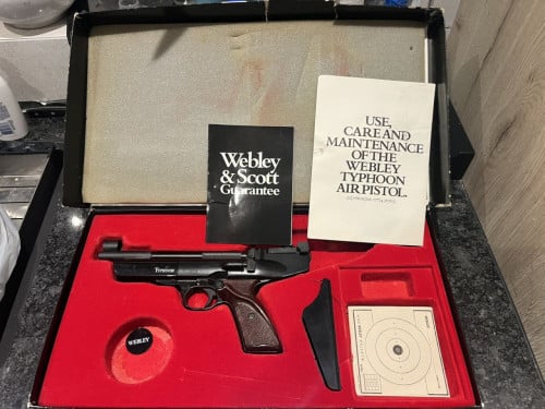 Webley & Scott Typhoon luchtpistool