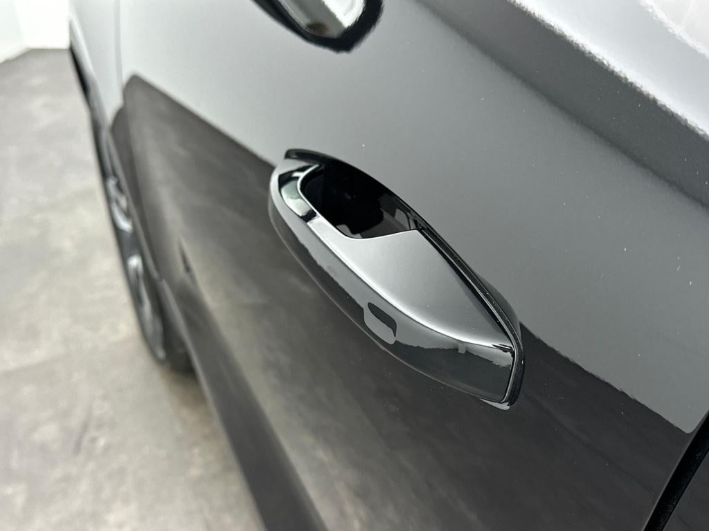 Volvo XC40 b4 197pk plus dark| camera| trekhaak| adap.cruise| h&k audio| pa