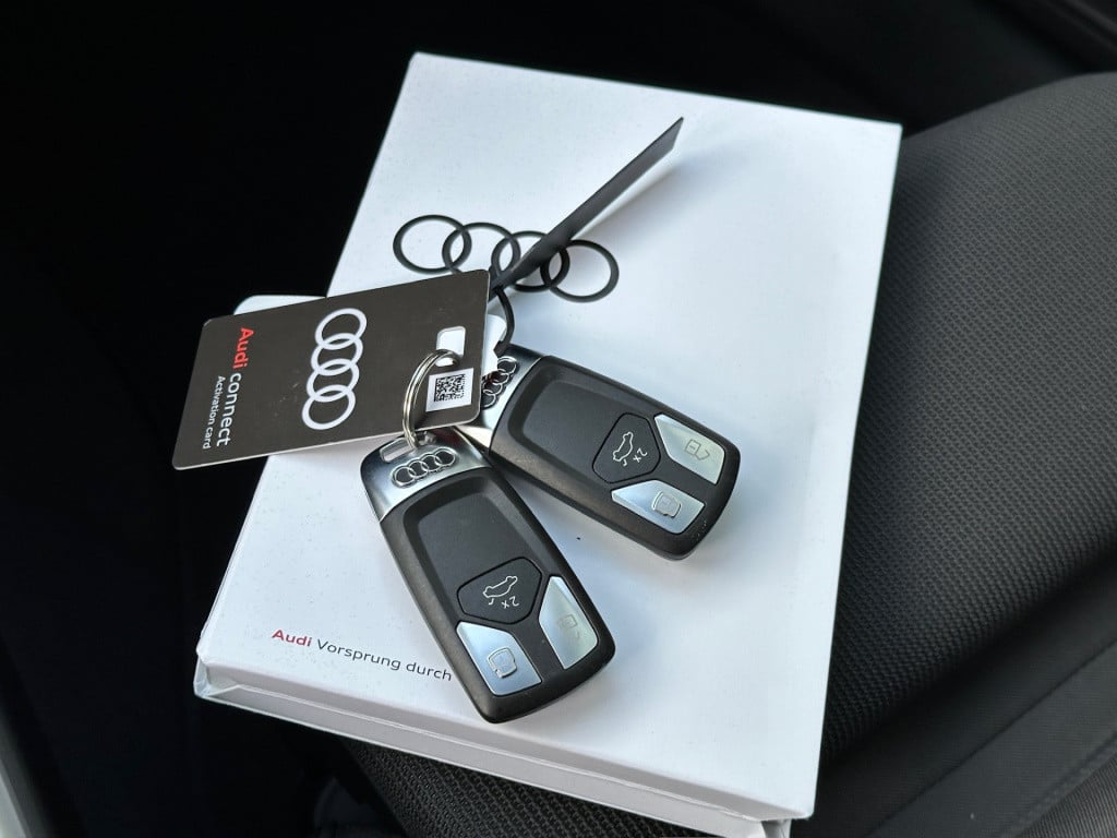 Audi A4 avant 40 tfsi 204pk s-tronic s-line | led | black optiek | virtual 