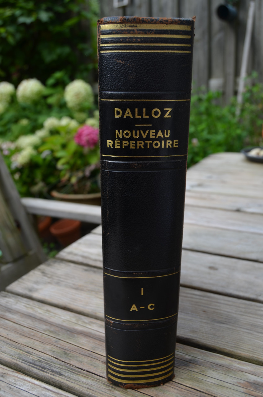 Oud Frans wet/juridisch boek 1962 Dalloz