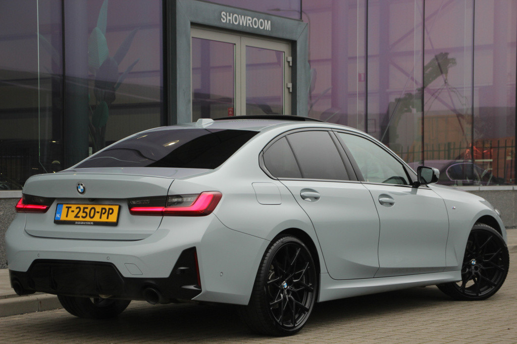 BMW 3-serie 320i m-sport | schuifdak | 20'' styling 795m | el trekhaak