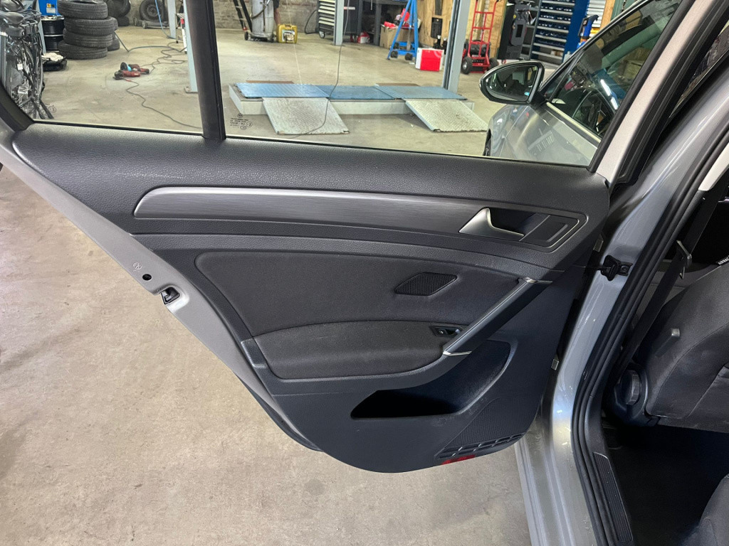 Volkswagen E-golf e-golf 136pk, virtual cockpit, apple carplay, navigatie