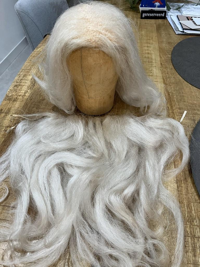 Kerstman pak met pruik en baard