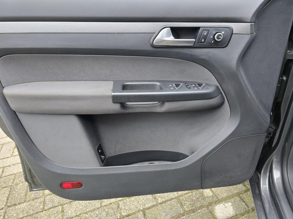 Volkswagen Touran 1.4 tsi comfortline automaat!