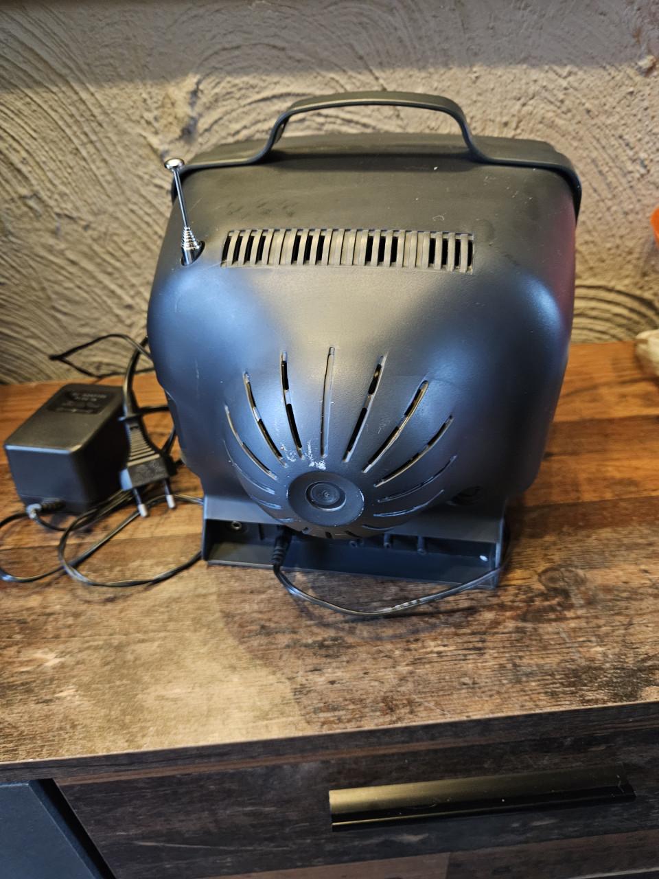 Vintage Yoko YTL-575 Draagbare Zwart-wit Televisie