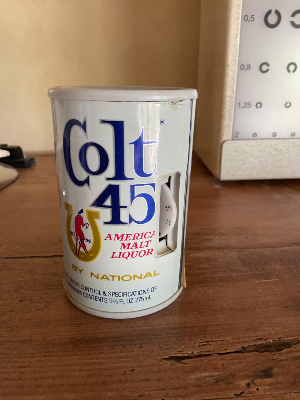 Vintage radio ( Colt 45 bier blikje )