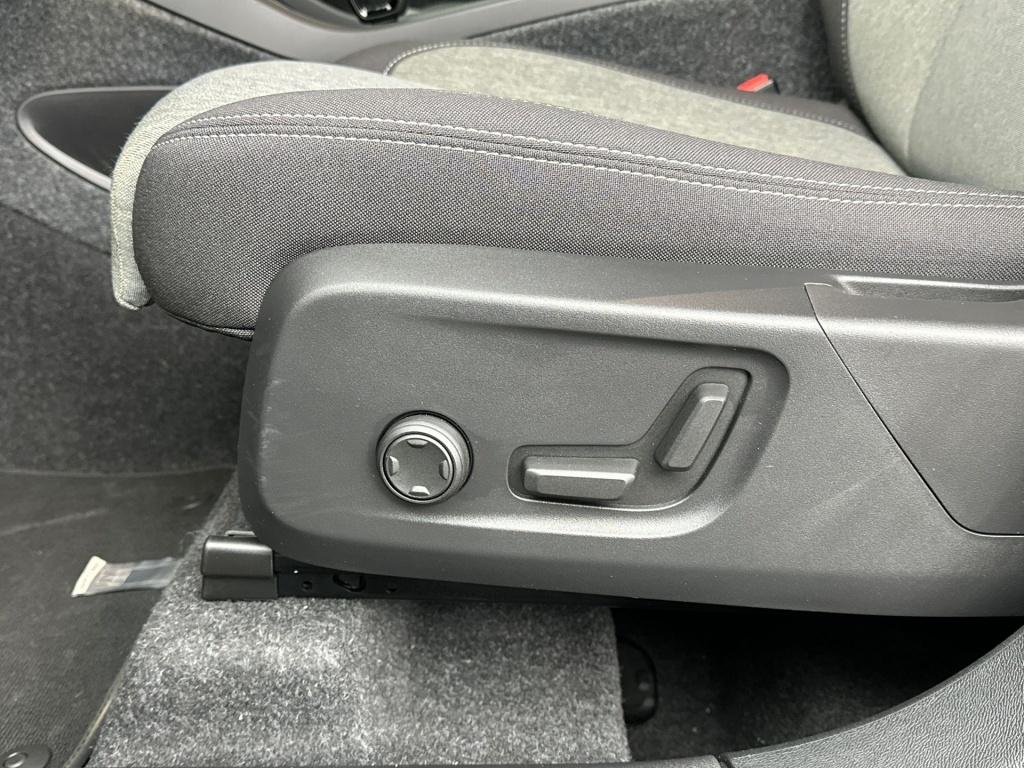 Volvo XC40 b4 197pk plus dark| camera| trekhaak| adap.cruise| h&k audio