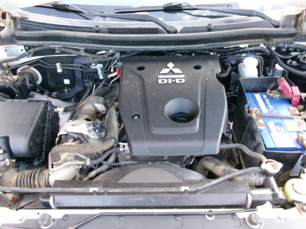 Mitsubishi L200 2.4 di-d 4x4 airco 4wd ( lees tekst!! )