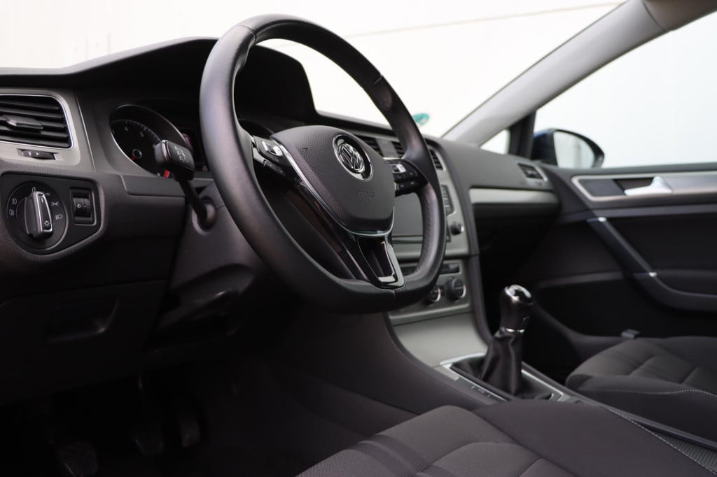 Volkswagen Golf variant 1.0 tsi connected series
