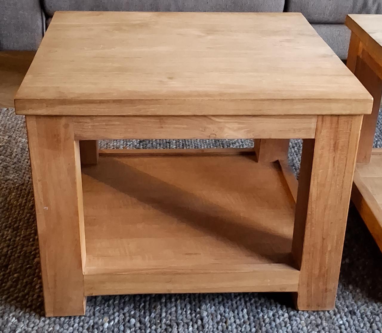 Teak tafeltjes: 60 x 60 cm