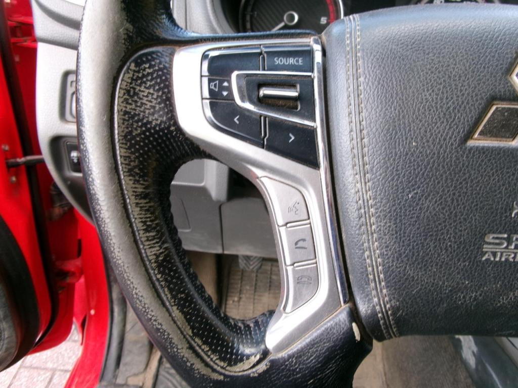 Mitsubishi L200 2.4 di-d 4x4 airco 4wd ( lees tekst!! )