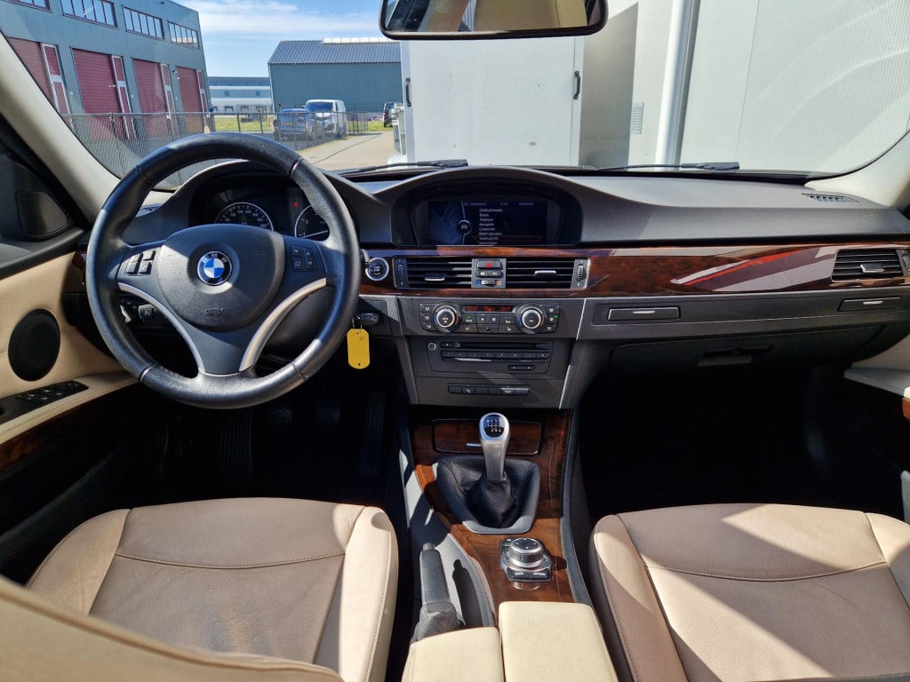 BMW 3-serie touring 320i business line style
