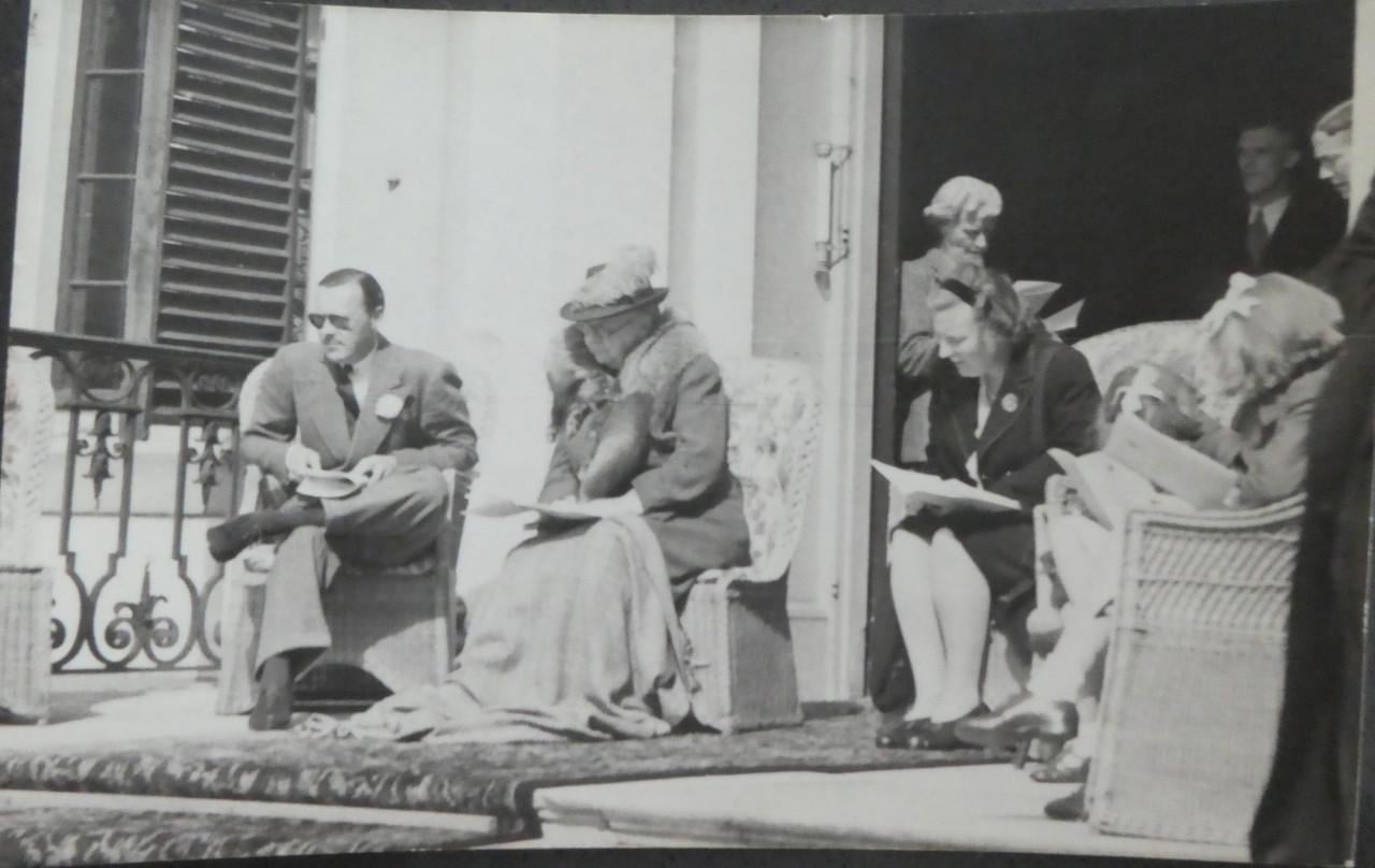 WILHELMINA, 12 foto’s Koninklijk Huis, periode t/m 1945
