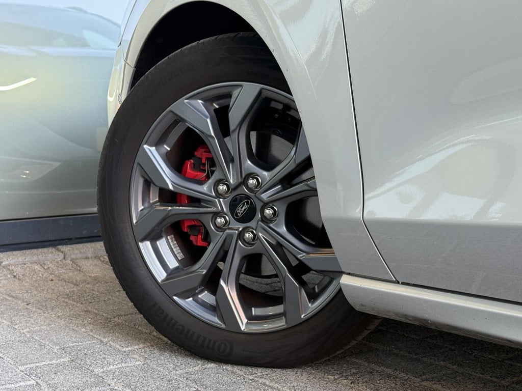 Ford Focus wagon 1.0 ecoboost hybrid st line x | leder interieur | draadloo