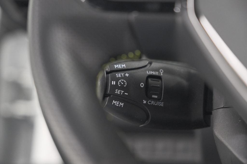 Peugeot 2008 puretech 130 gt | elektrisch panoramadak | camera | dodehoekde