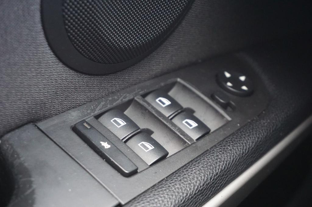 BMW 3-serie 320i executive airco / cruise / parkeers. / elektr. ramen / lm 