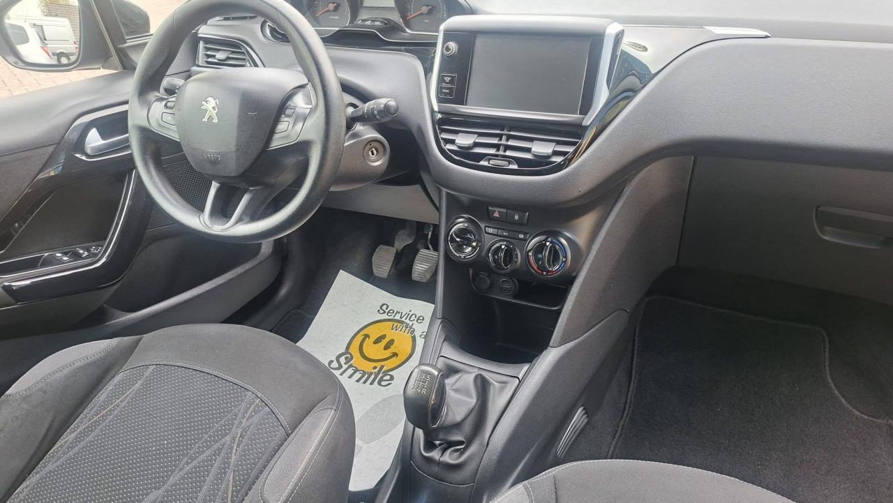 Peugeot 208 1.2 VTI Active 3deurs bj:2013 airco apk 5-2027 i.z.g.st