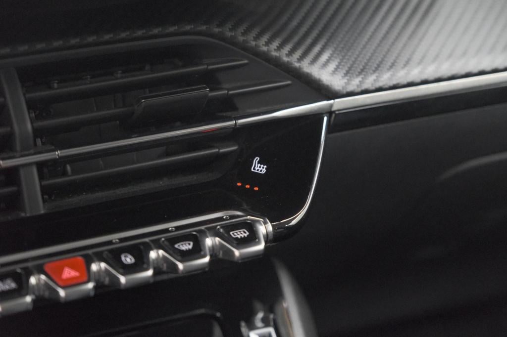 Peugeot 2008 puretech 130 allure pack | trekhaak | adaptieve cruise control