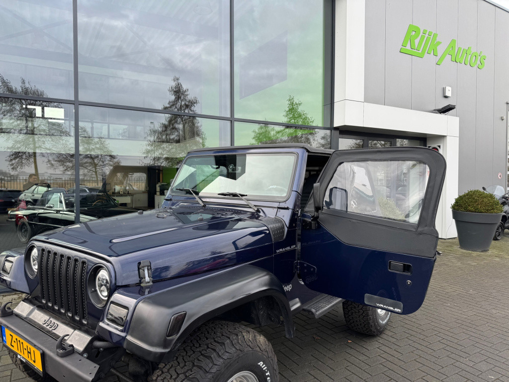 Jeep Wrangler 2.5i softtop + hardtop