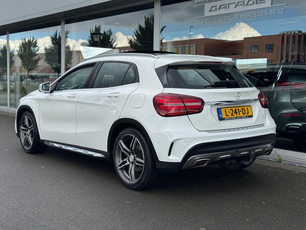 Mercedes-Benz Gla-klasse 200 amg line automaat , panoramaschuifdak , trekha