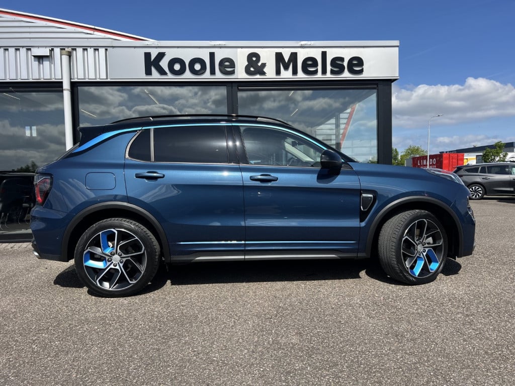 Lynk & Co 01 1.5 261pk plug in hybrid , panodak , 360 gr camera