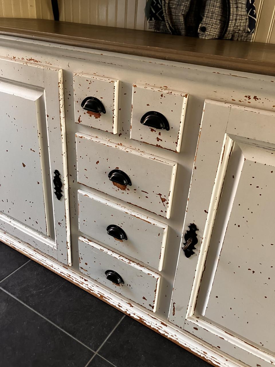 Grenen dressoir met lades en kastjes