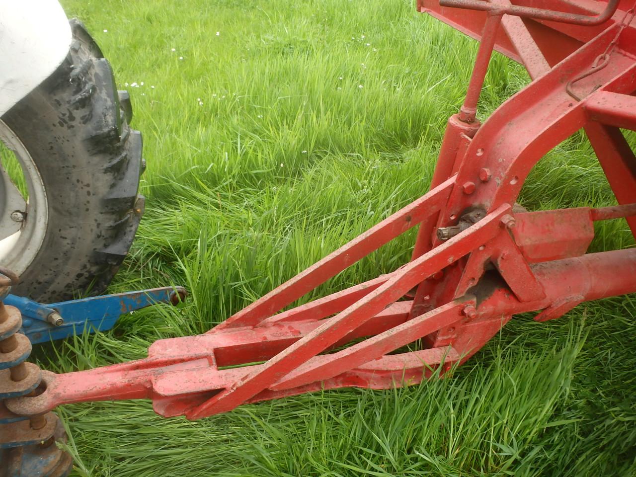 ACHTERLADER, WERKTUIGRAAM en JF zelflossende wagen