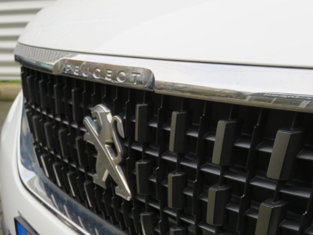 Peugeot 2008 suv 1.2 active clima/nav/park/trekhaak