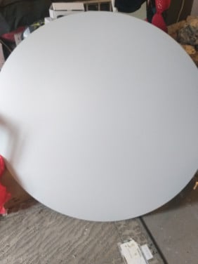 TE KOOP RONDE EETTAFEL DIAMETER 120CM. OPHALEN IN AXEL...