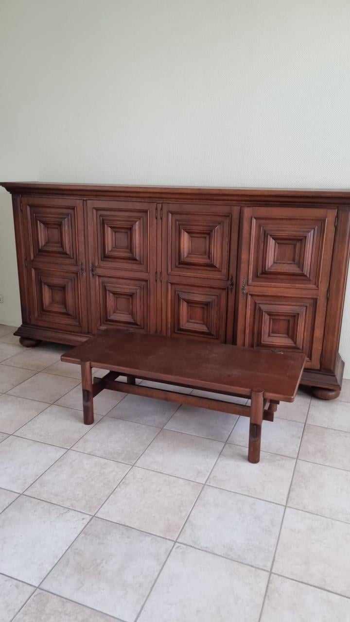 Eikenhouten kast en tafel