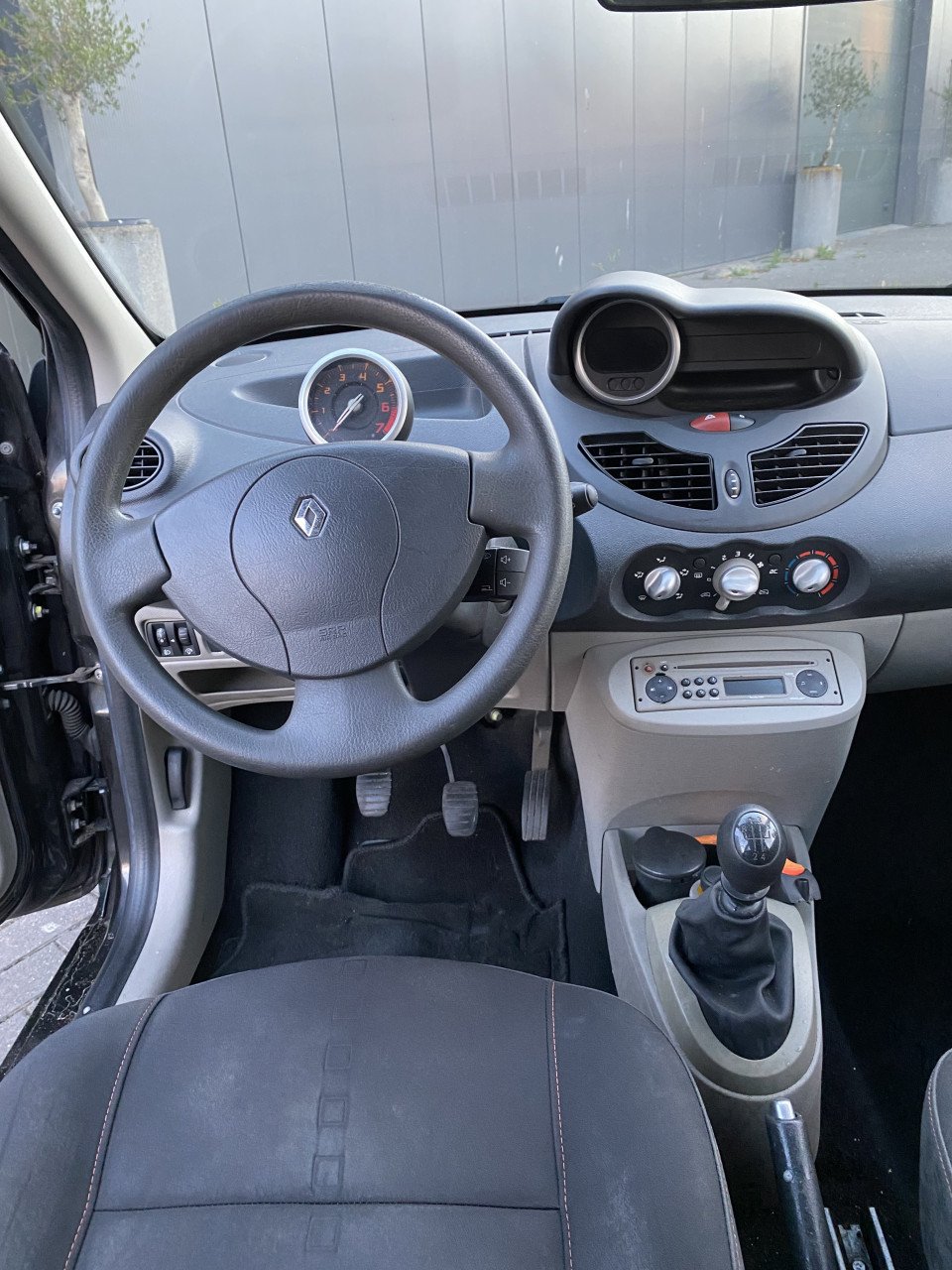 Renault Twingo 1.1 2008 Zwart | 121.330 KM NAP | NIEUWE APK!
