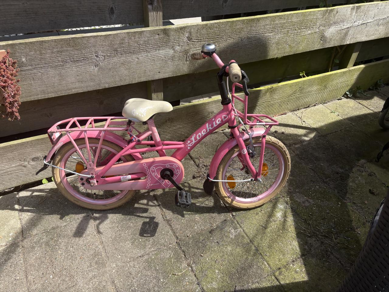 Loekie meisjesfiets 16 inch