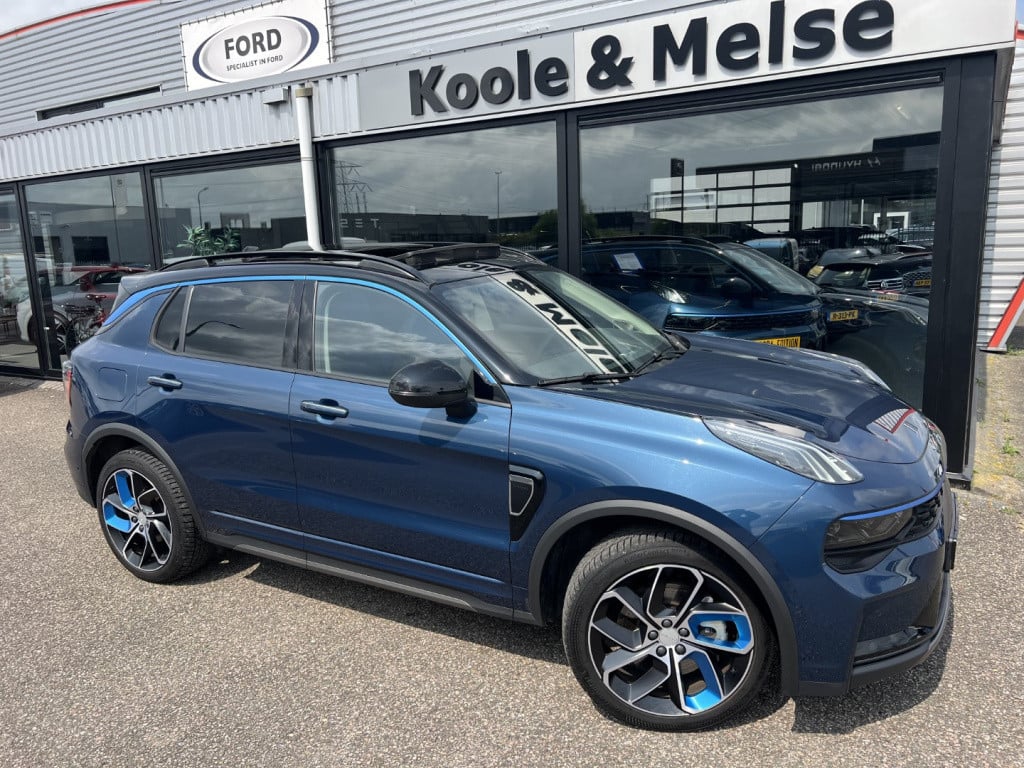 Lynk & Co 01 1.5 261pk plug in hybrid , pano dak , 360gr camera , car play 