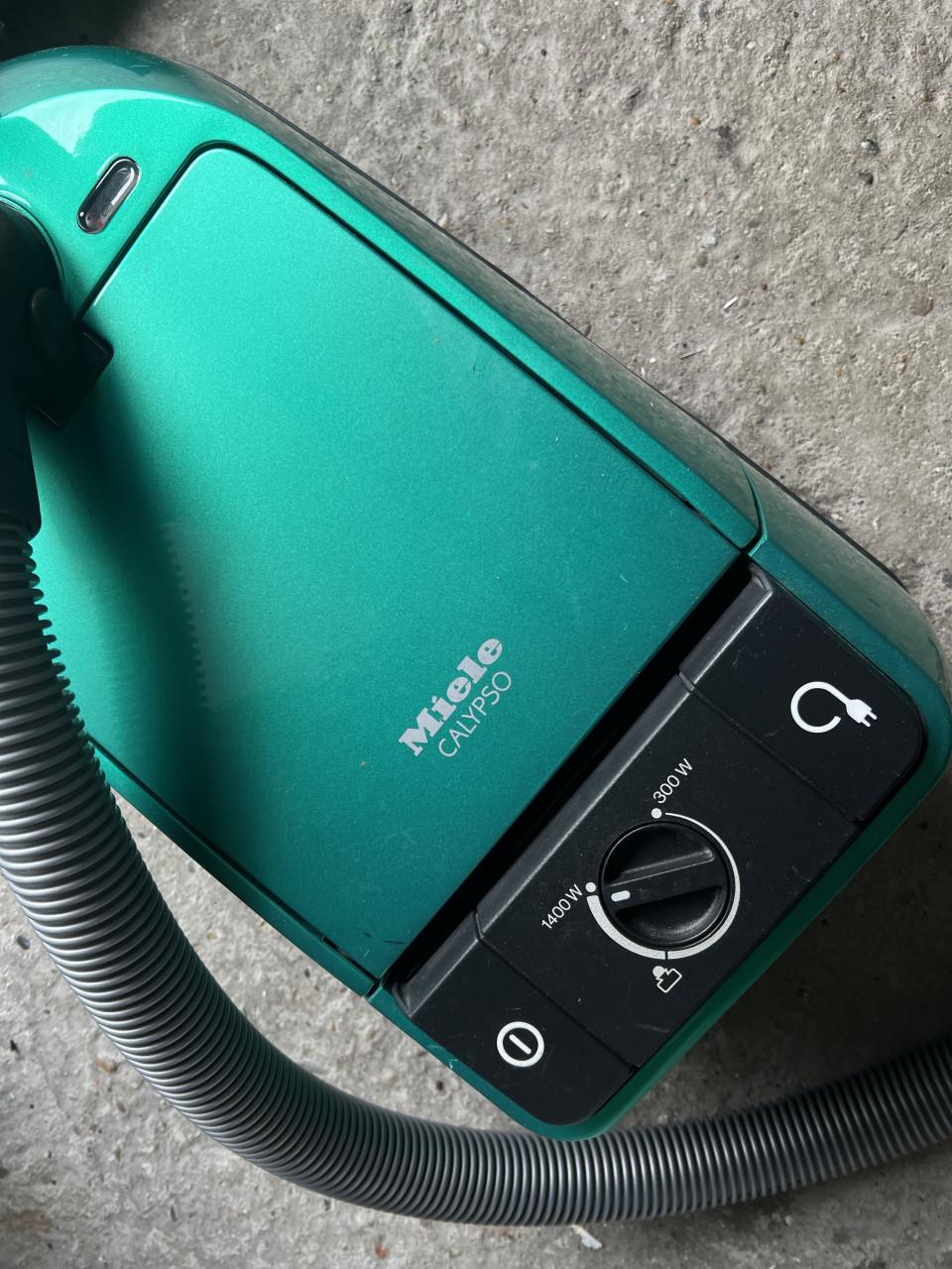 Miele Stofzuiger als nieuw weinig gebruikt compleet met hulpstukken/zakken