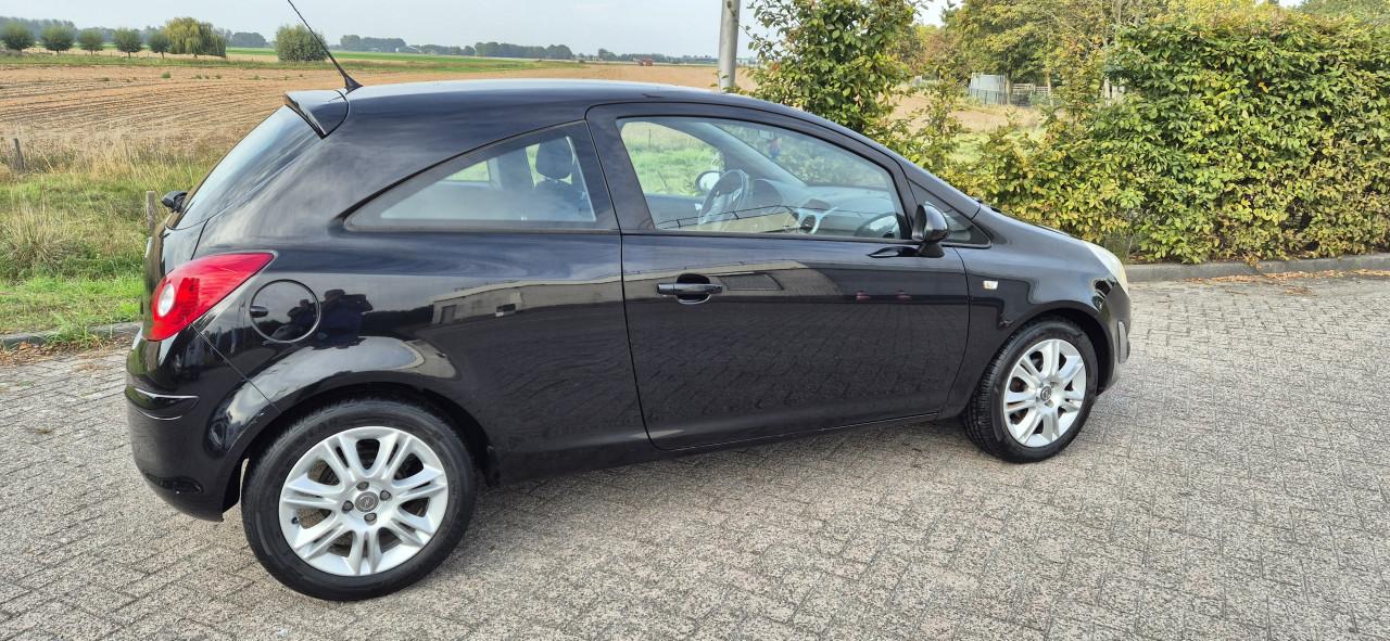Opel corsa D 2011, met apk tot oktober 2026