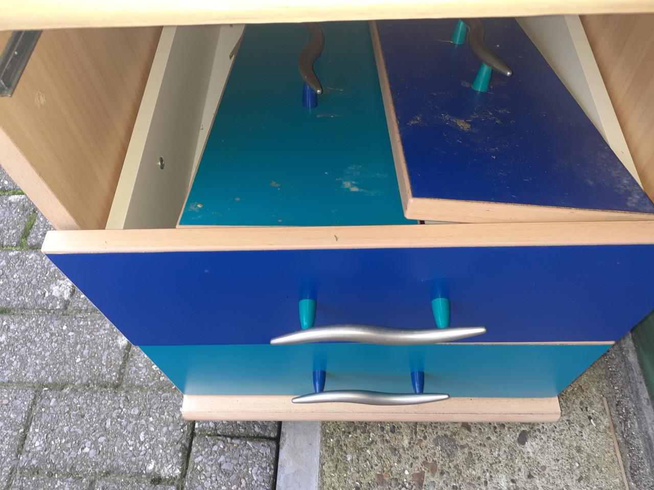 2 x Plantentafeltje wit met lade / & Nachtkastjes